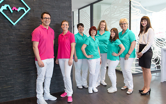 Praxisteam Zahnarzt Dr. Hrusa Praxisteam Zahnarzt Dr. Hrusa Mutlangen
